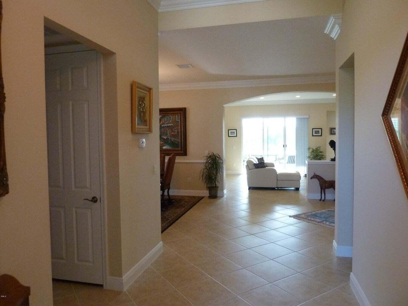 2525 Vicara Court