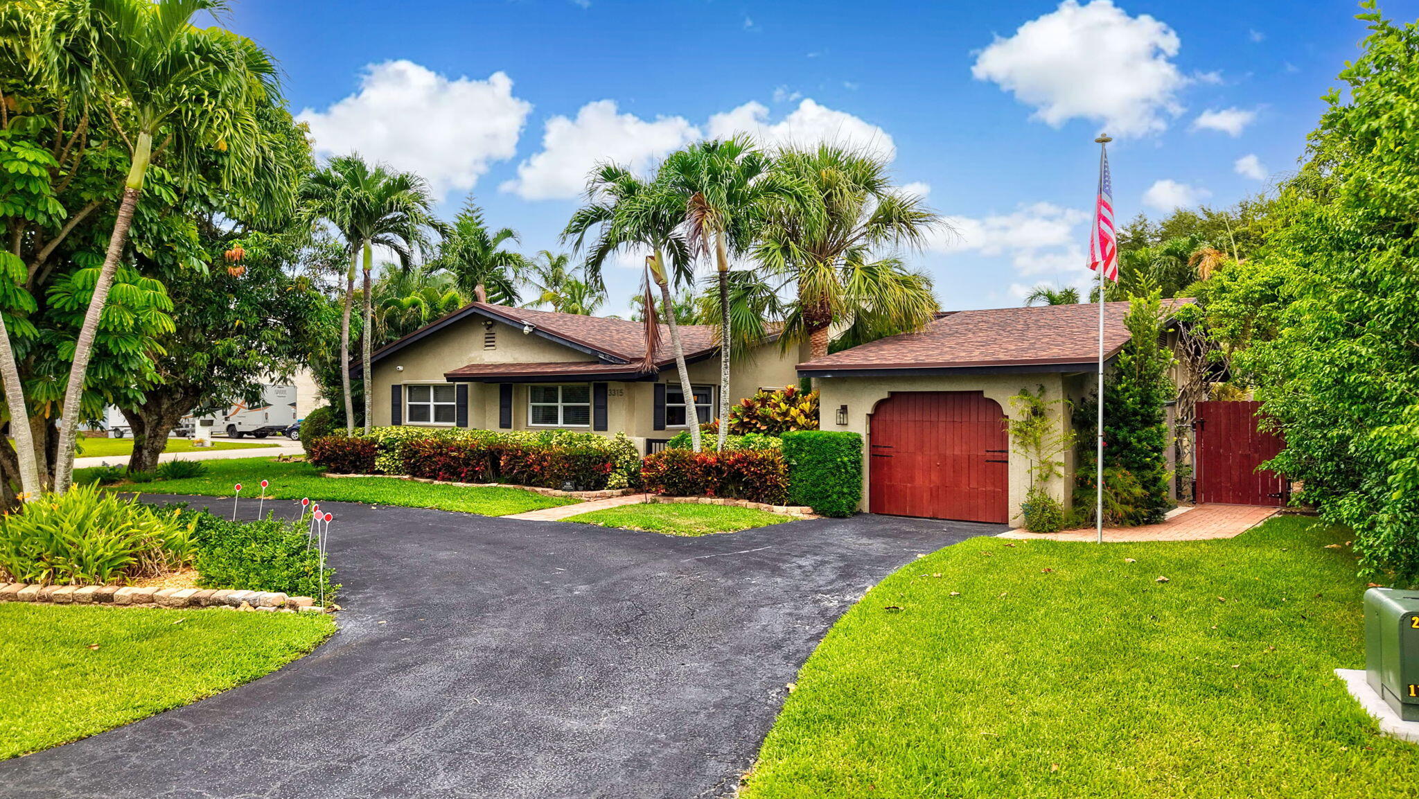 3315 FERNWOOD Drive