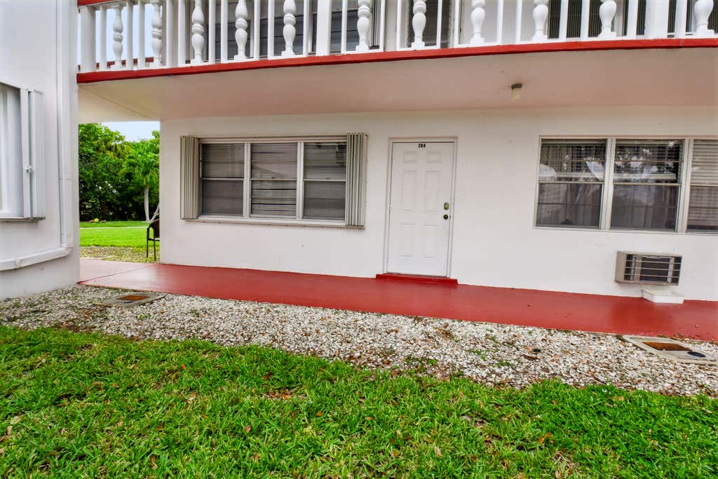 Photo of 264 Northampton N, West Palm Beach, FL 33417 (MLS # B26060367)