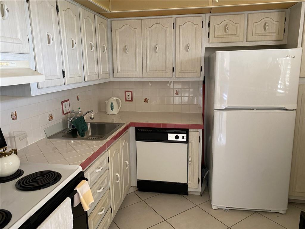 VILLAGE ROYAL GREENBRIAR - Residential