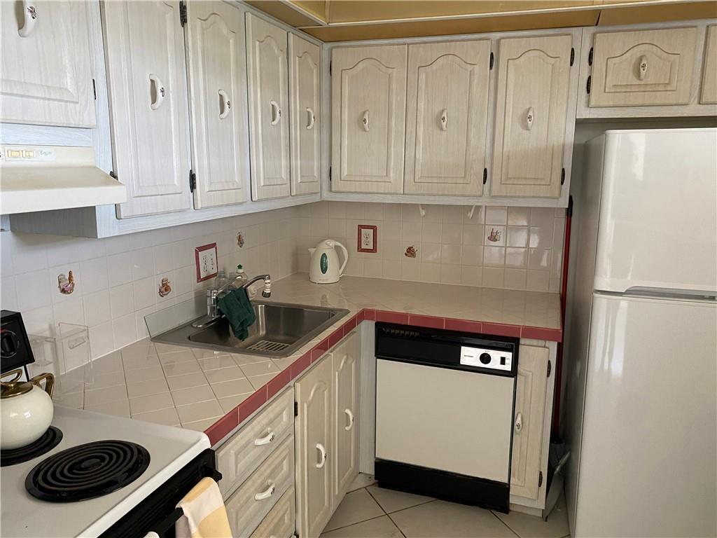 VILLAGE ROYAL GREENBRIAR - Residential