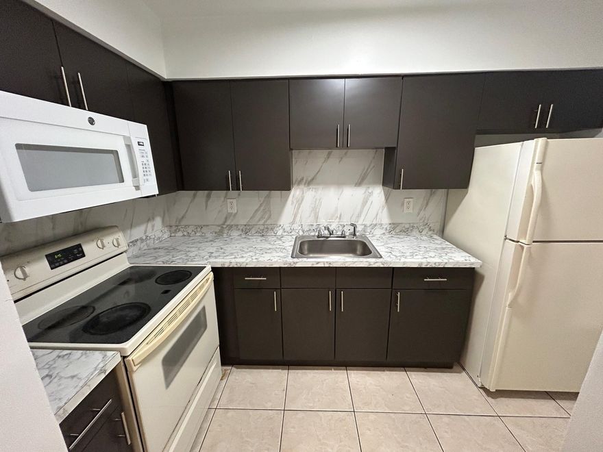 >>>> STOP YOUR SEARCH HERE >>>>>Move-In Special — Limited Time Only! Discover great living in thischarming 1-bedroom, 1-bathroom apartment located in the heart of Miramar, FL. Enjoy modern features, aconvenient location, and a welcoming community—perfect for anyone seeking comfort and convenience. (Brokers, please see broker remakes.) • 50% OFF first month’s rent! • Ask the agent for details