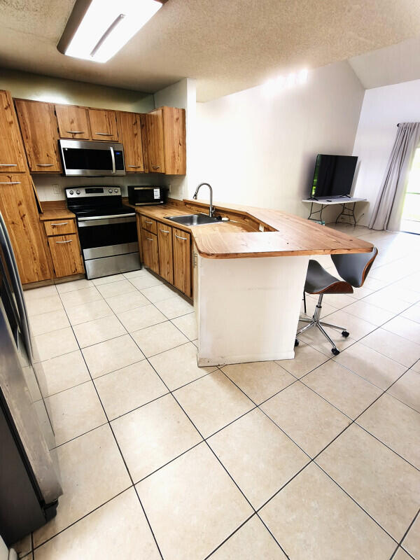 15747 Woodgate Place, Sunrise, FL, 33326/$395,000 1 15747 Woodgate Place