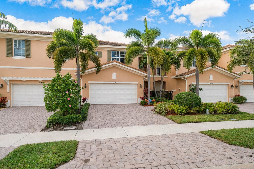 Photo of 4612 Cadiz Circle, Palm Beach Gardens, FL 33418 (MLS # B26072074)