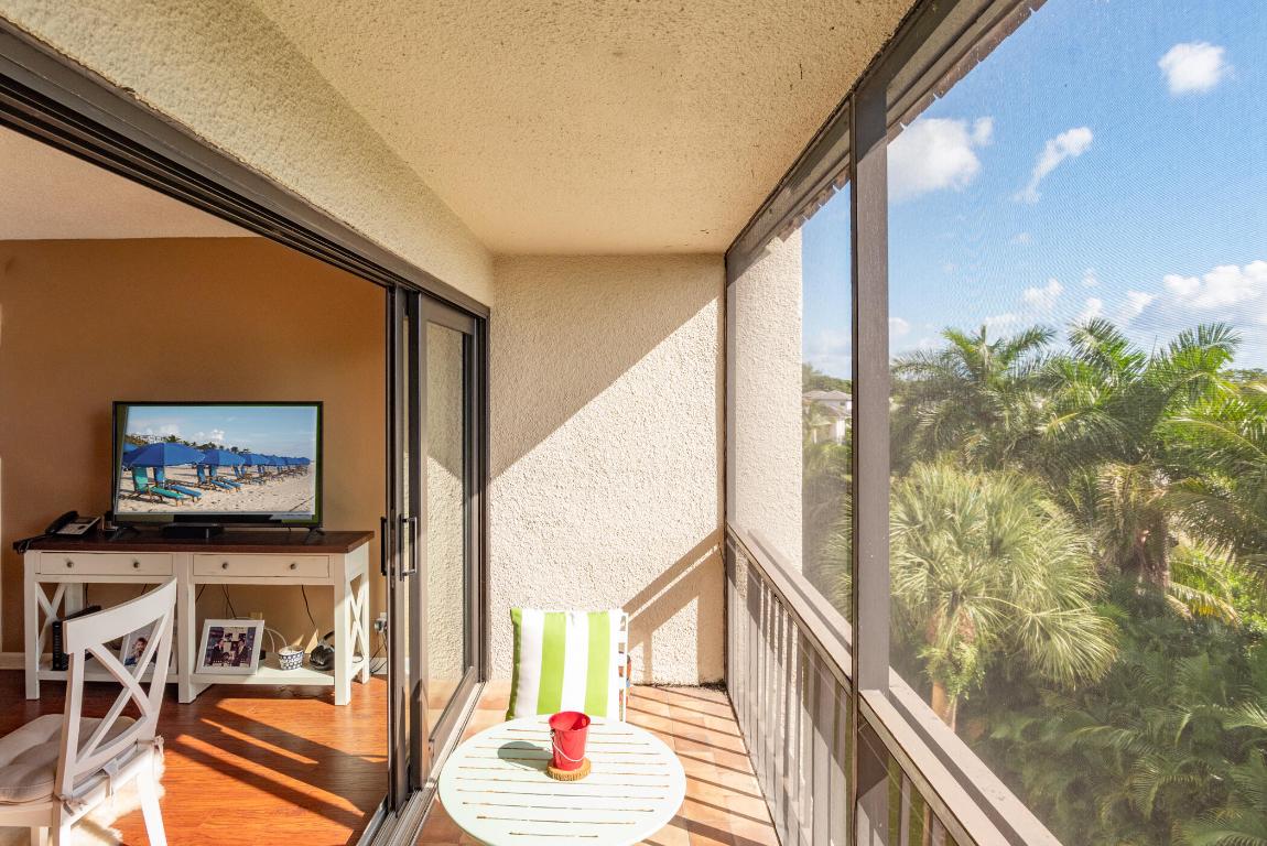 LANDS OF THE PRESIDENT CONDO 8 - Residential