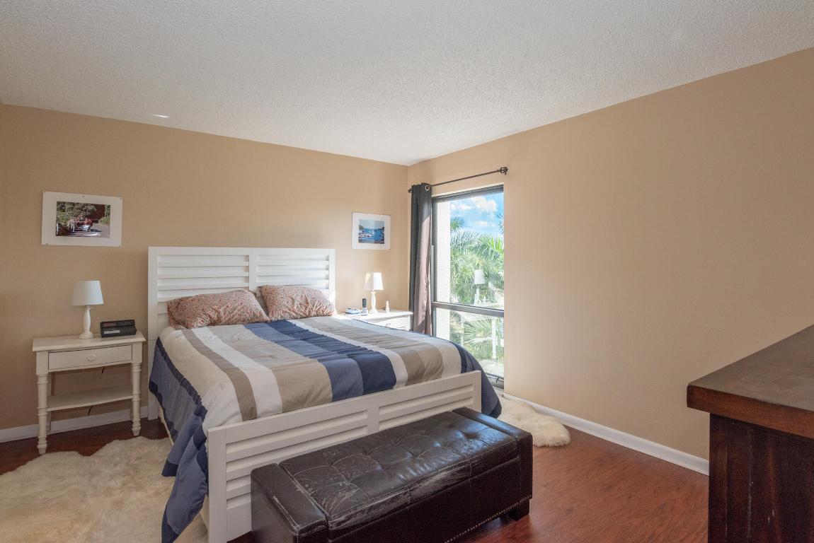 LANDS OF THE PRESIDENT CONDO 8 - Residential