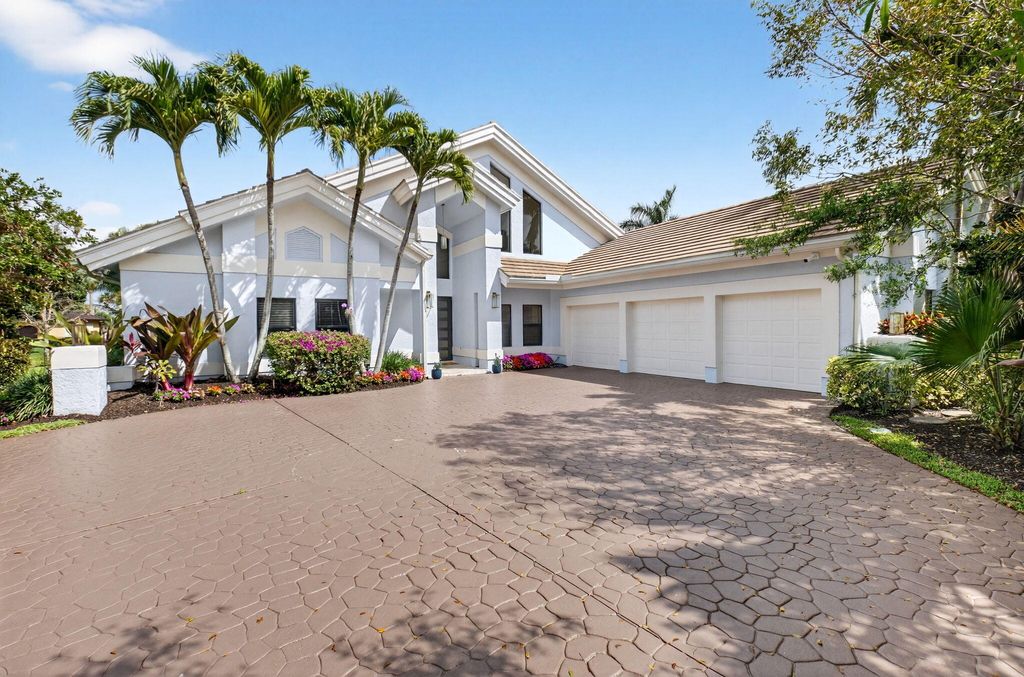 Photo of 10655 Rio Hermoso, Delray Beach, FL 33446 (MLS # B26010245)