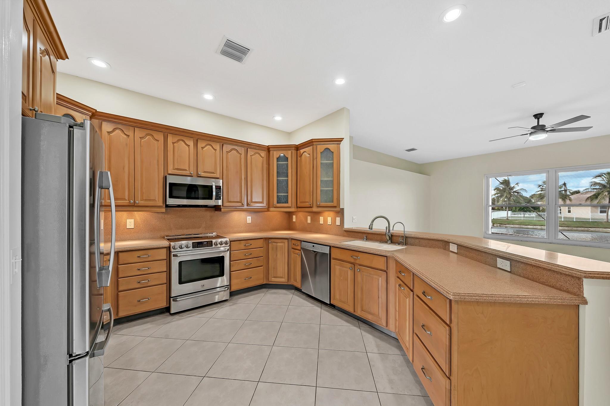 Stoneridge Lake Estates - Residential