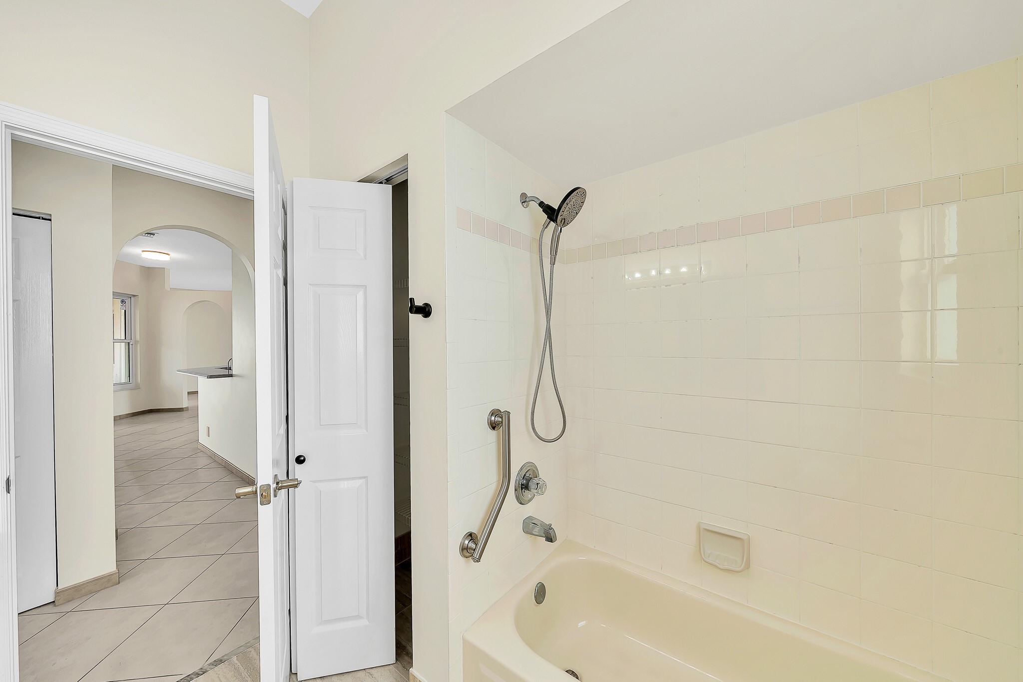 Stoneridge Lake Estates - Residential