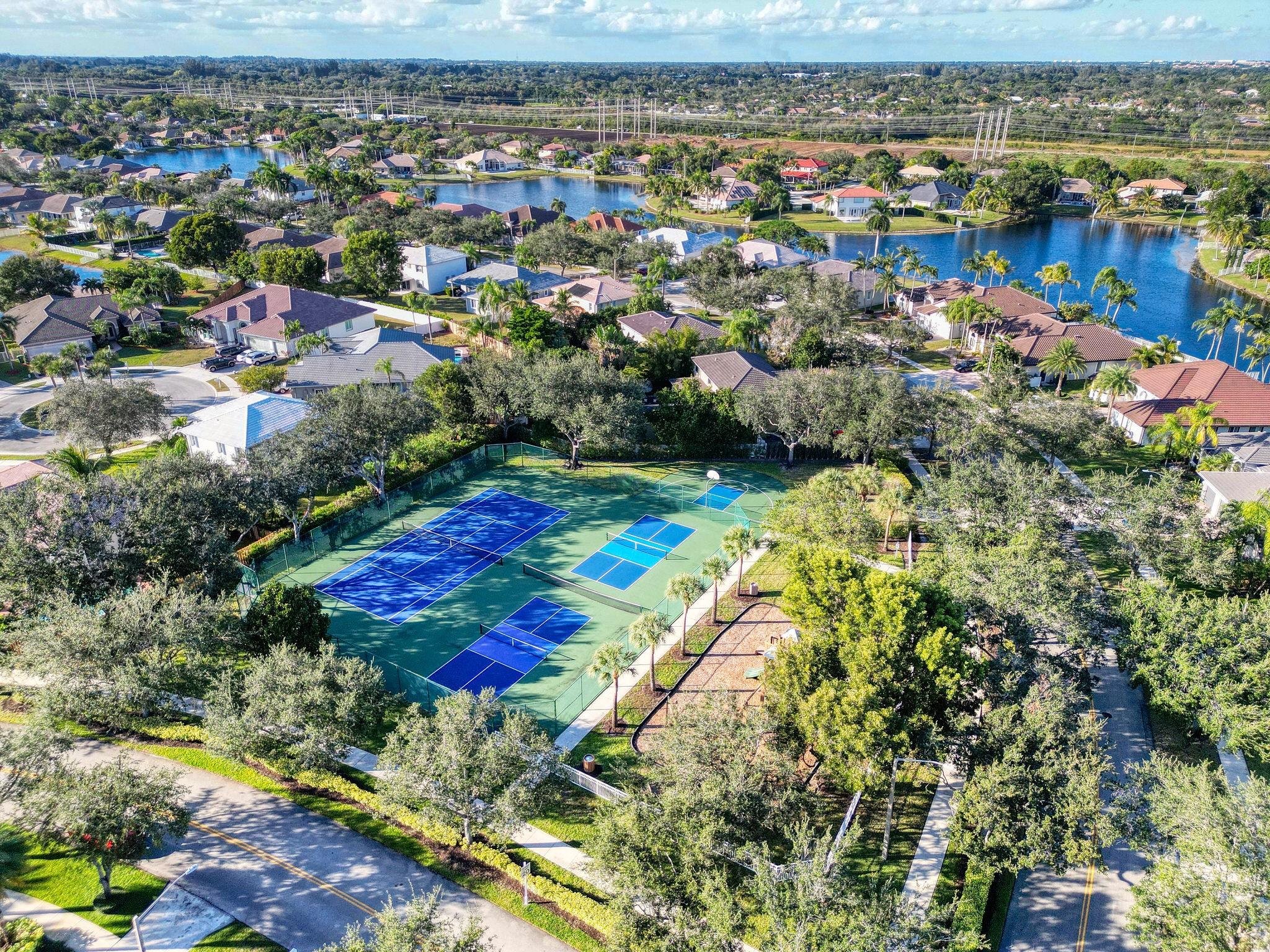 Stoneridge Lake Estates - Residential