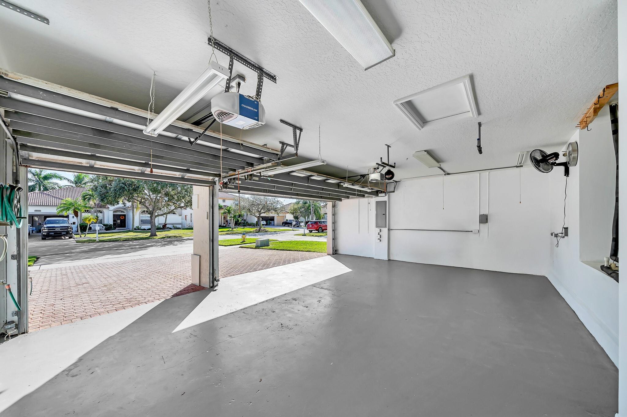 Stoneridge Lake Estates - Residential