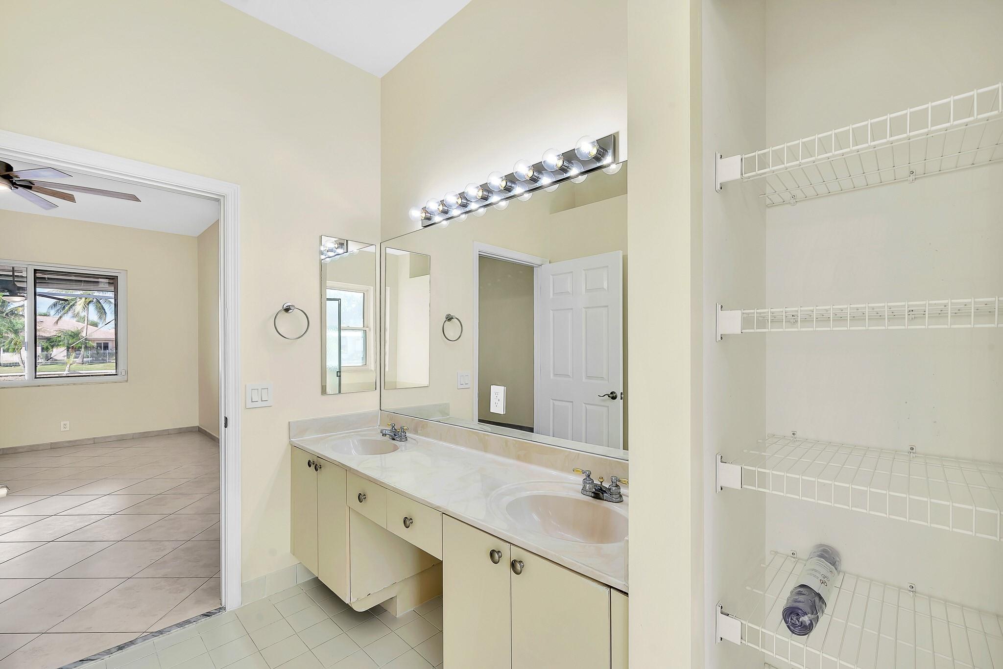 Stoneridge Lake Estates - Residential