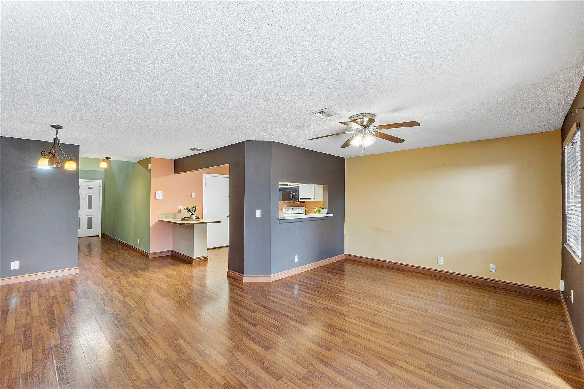 DISCOVERY POINTE - Residential