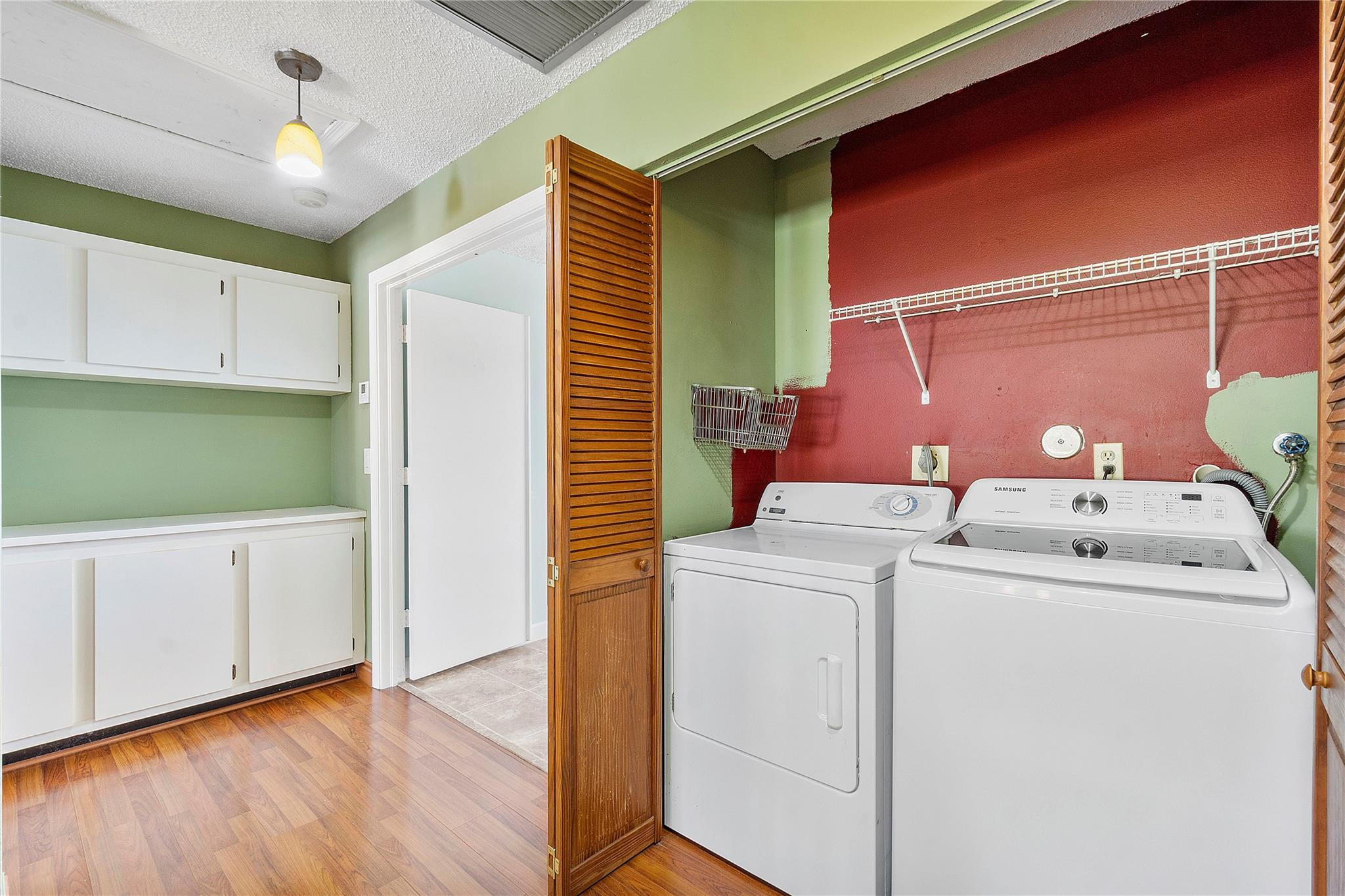 DISCOVERY POINTE - Residential