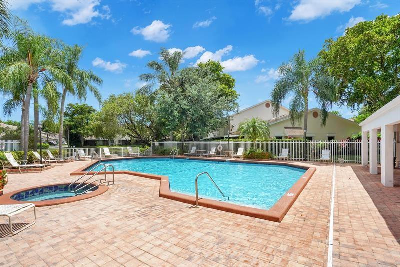 DISCOVERY POINTE - Residential