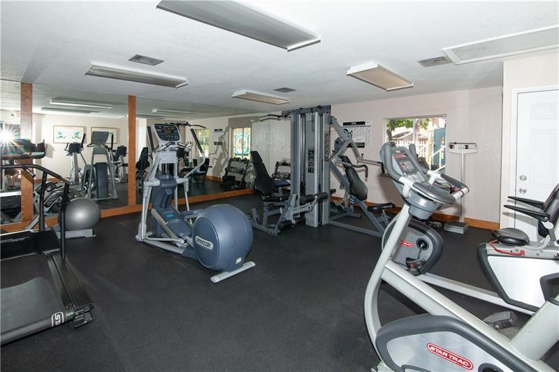 DISCOVERY POINTE - Residential