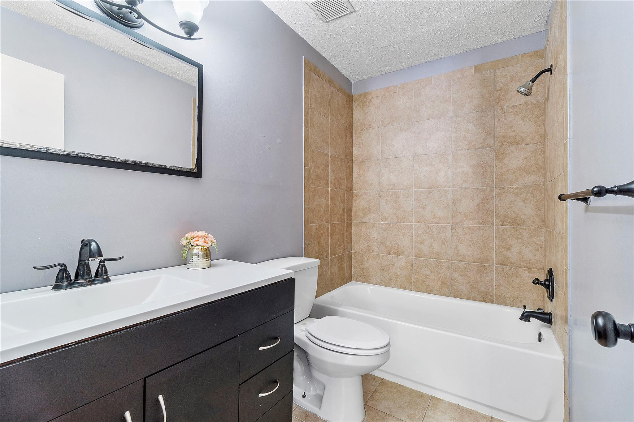 DISCOVERY POINTE - Residential
