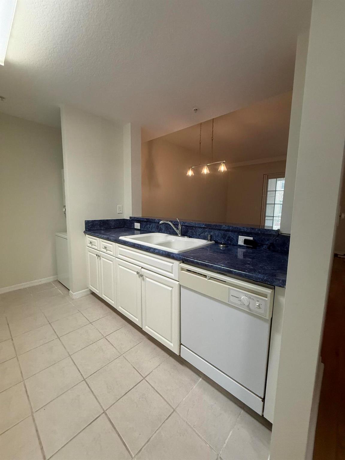 VILLAGE AT ABACOA CONDO - Residential Lease