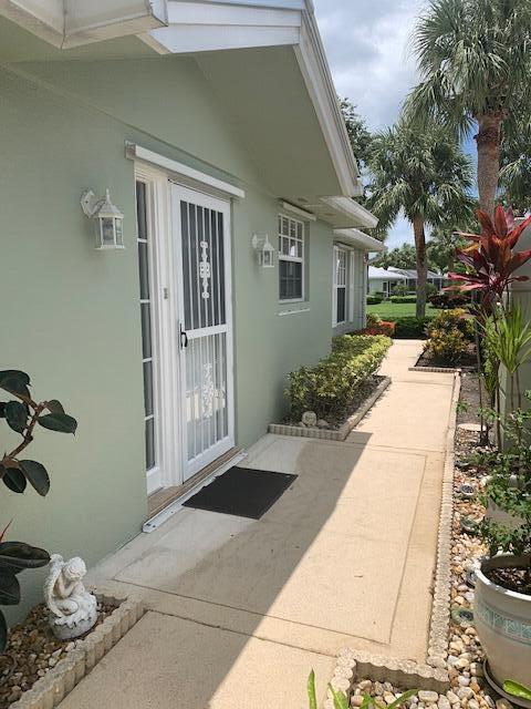 1777 SW Waterfall Boulevard, Palm City, FL, 34990/$359,000 1 1777 SW Waterfall Boulevard
