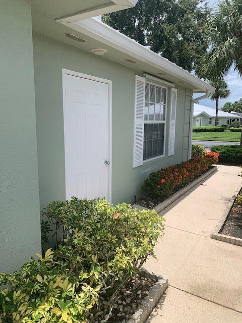 1777 SW Waterfall Boulevard, Palm City, FL, 34990/$359,000 3 1777 SW Waterfall Boulevard