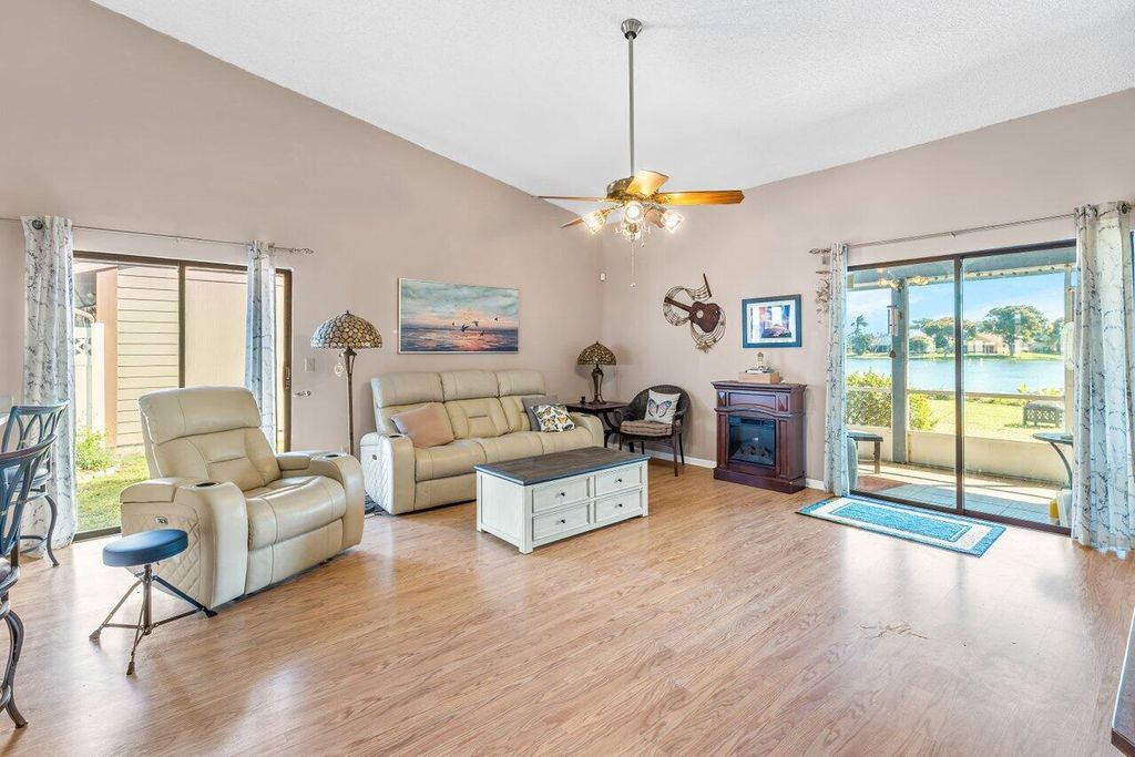Photo of 10 Buxton Lane, Boynton Beach, FL 33426 (MLS # R10962452)