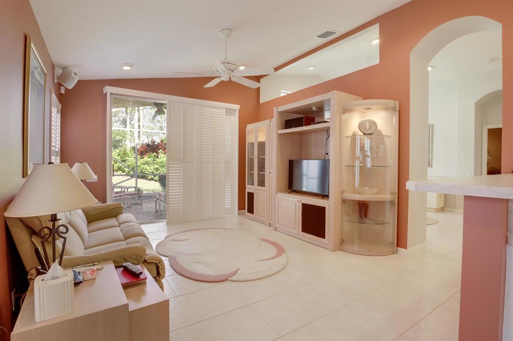 CASCADE LAKES - Residential