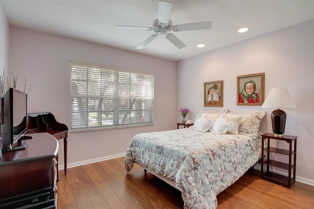 CASCADE LAKES - Residential