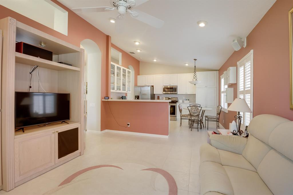 CASCADE LAKES - Residential