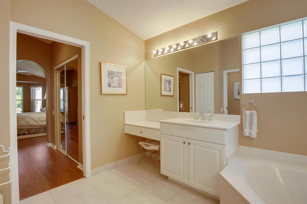 CASCADE LAKES - Residential