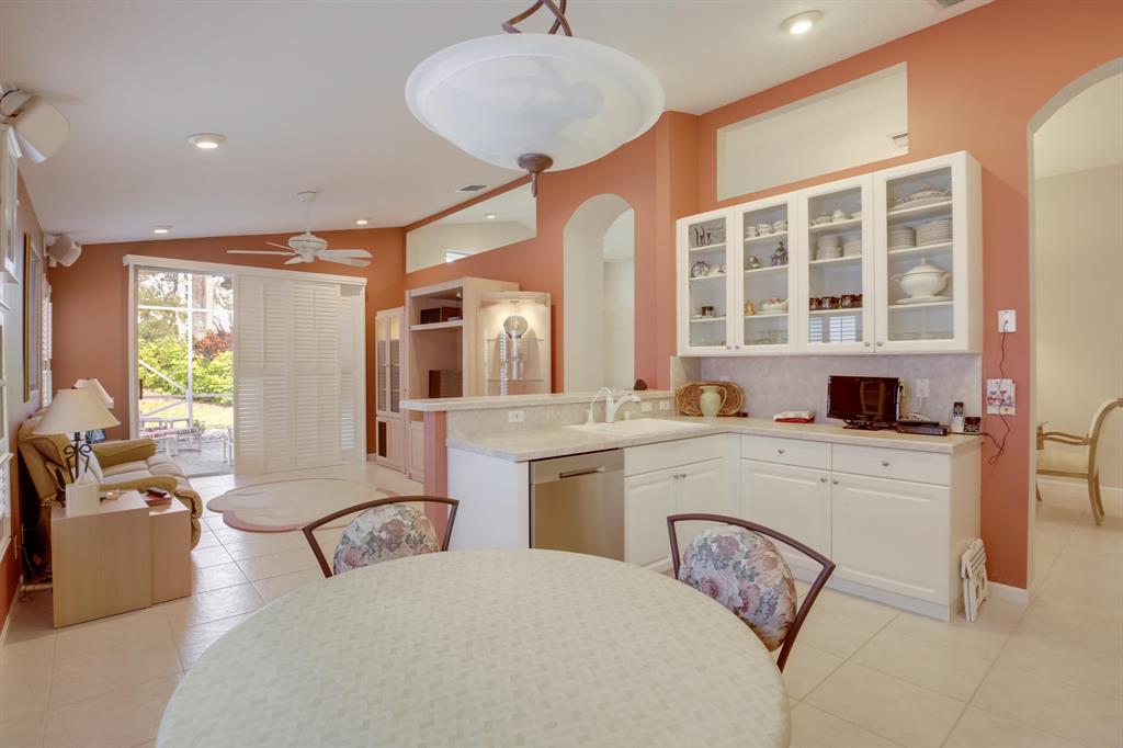 CASCADE LAKES - Residential