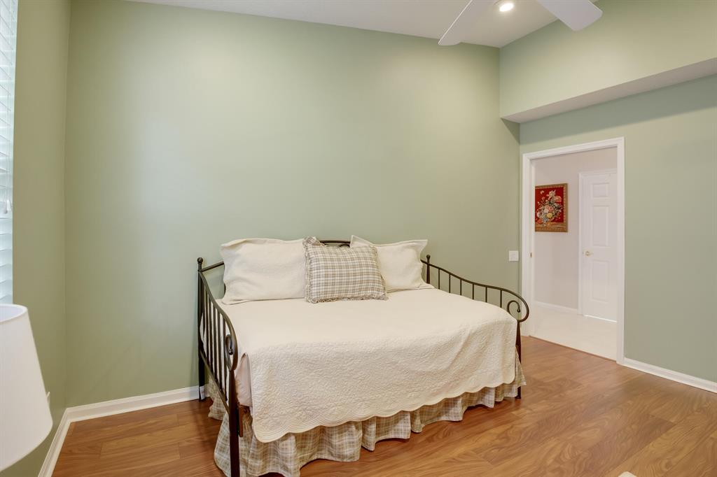 CASCADE LAKES - Residential