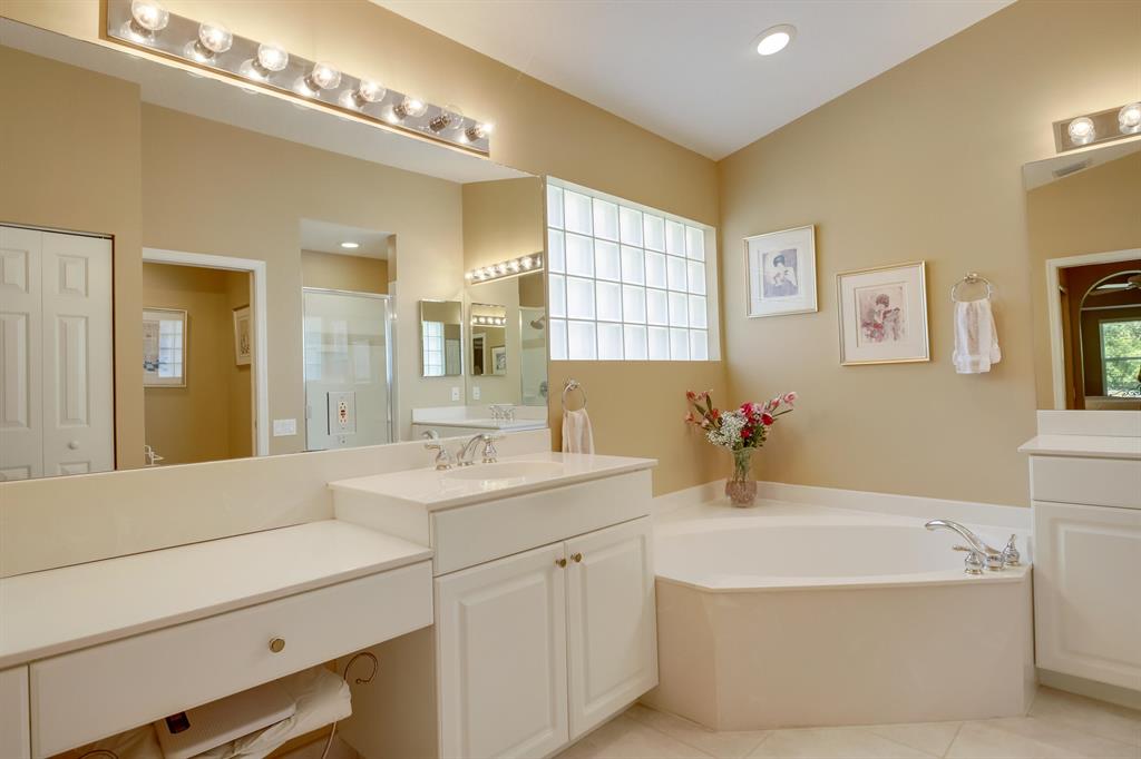 CASCADE LAKES - Residential