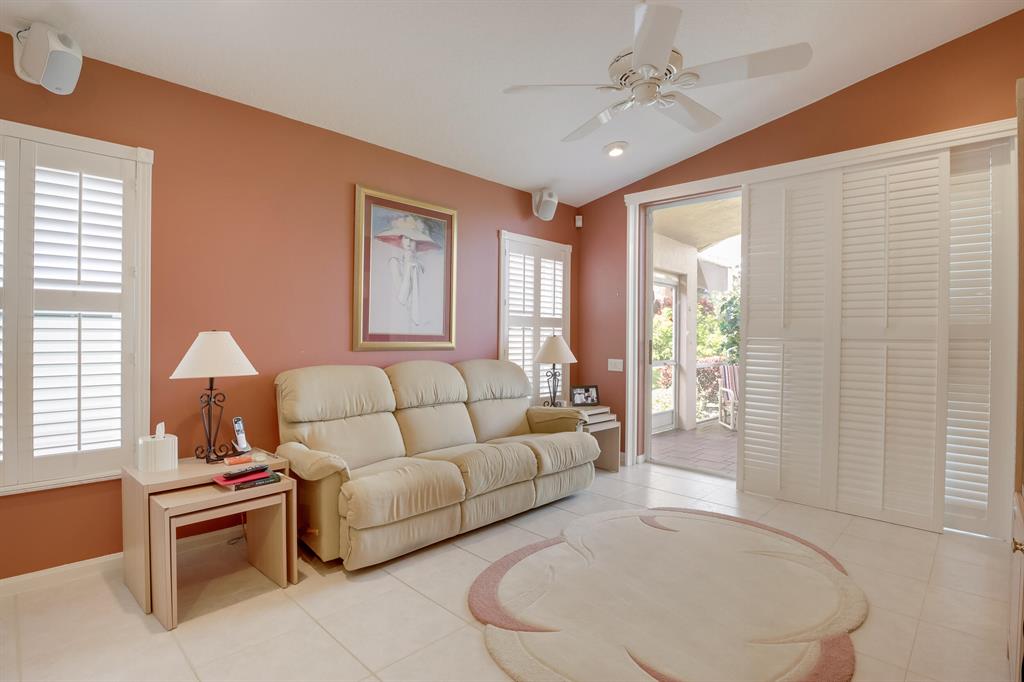 CASCADE LAKES - Residential