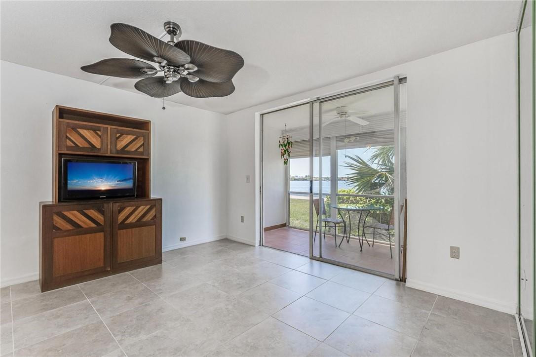 POINT EAST - Residential