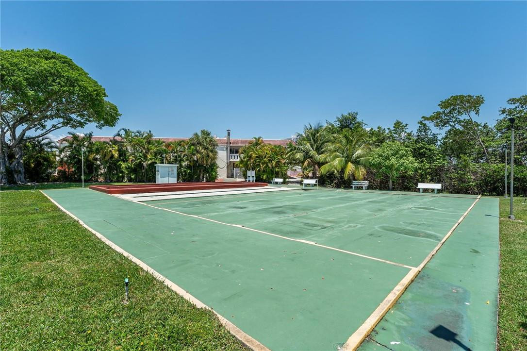 POINT EAST - Residential