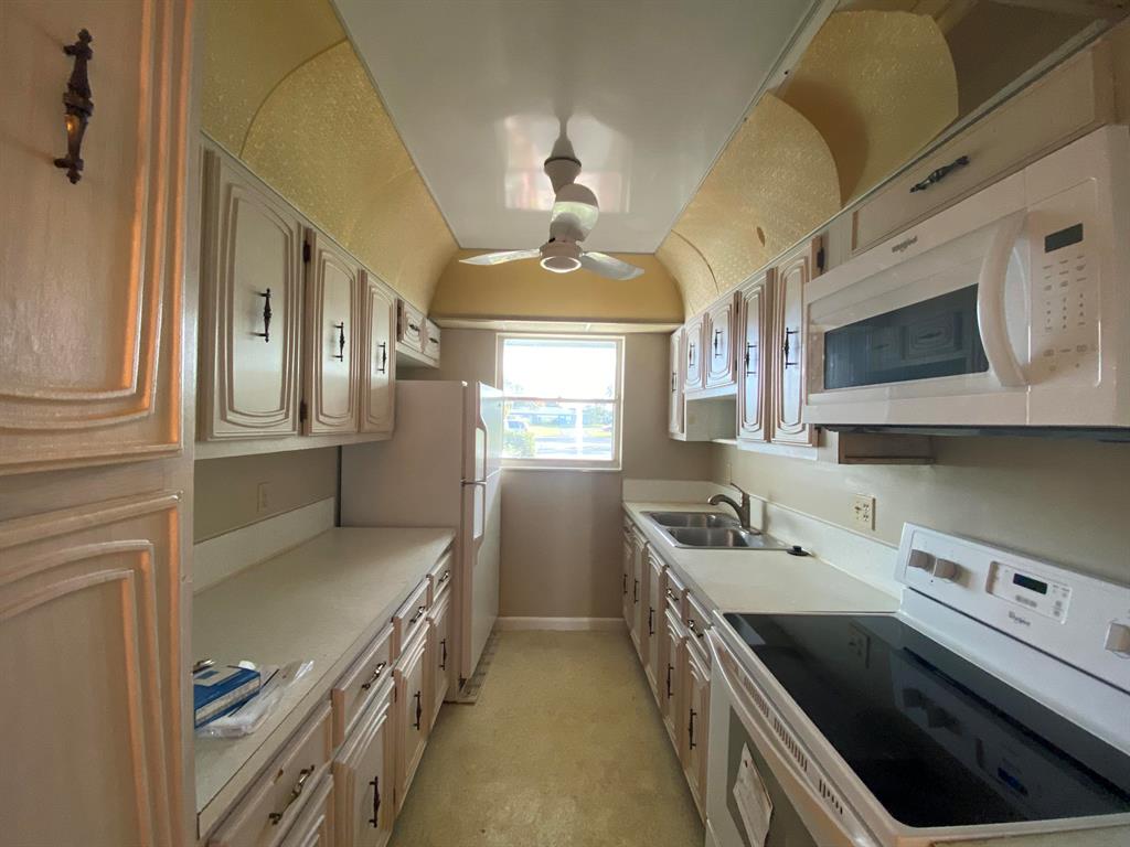 HIGH POINT OF DELRAY BEACH CONDO SEC III - Residential