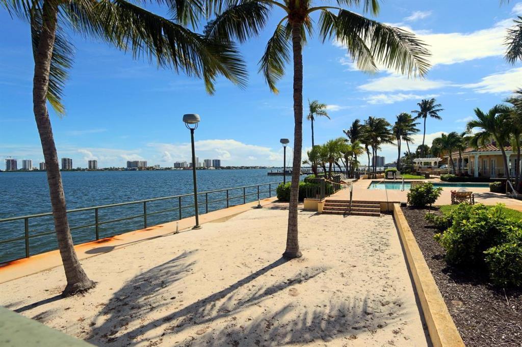 BAY REACH CONDO - Residential