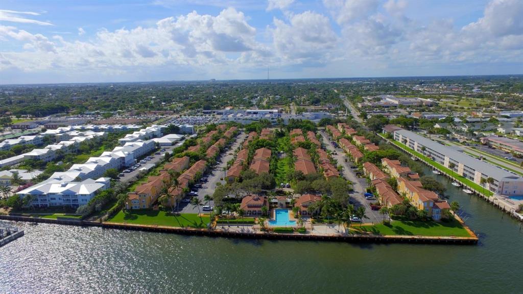 BAY REACH CONDO - Residential