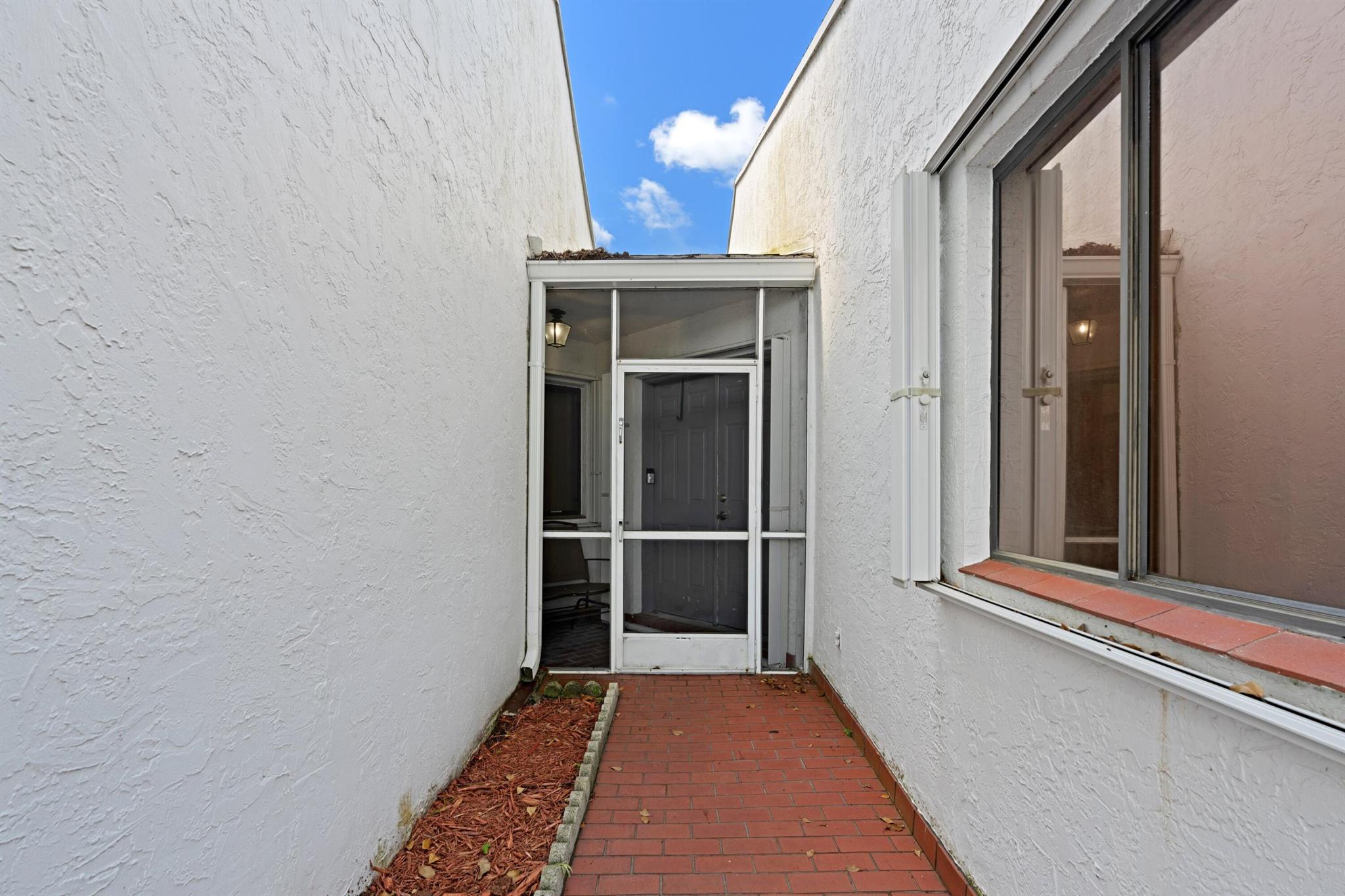 LANTERN WALK 2 - Residential