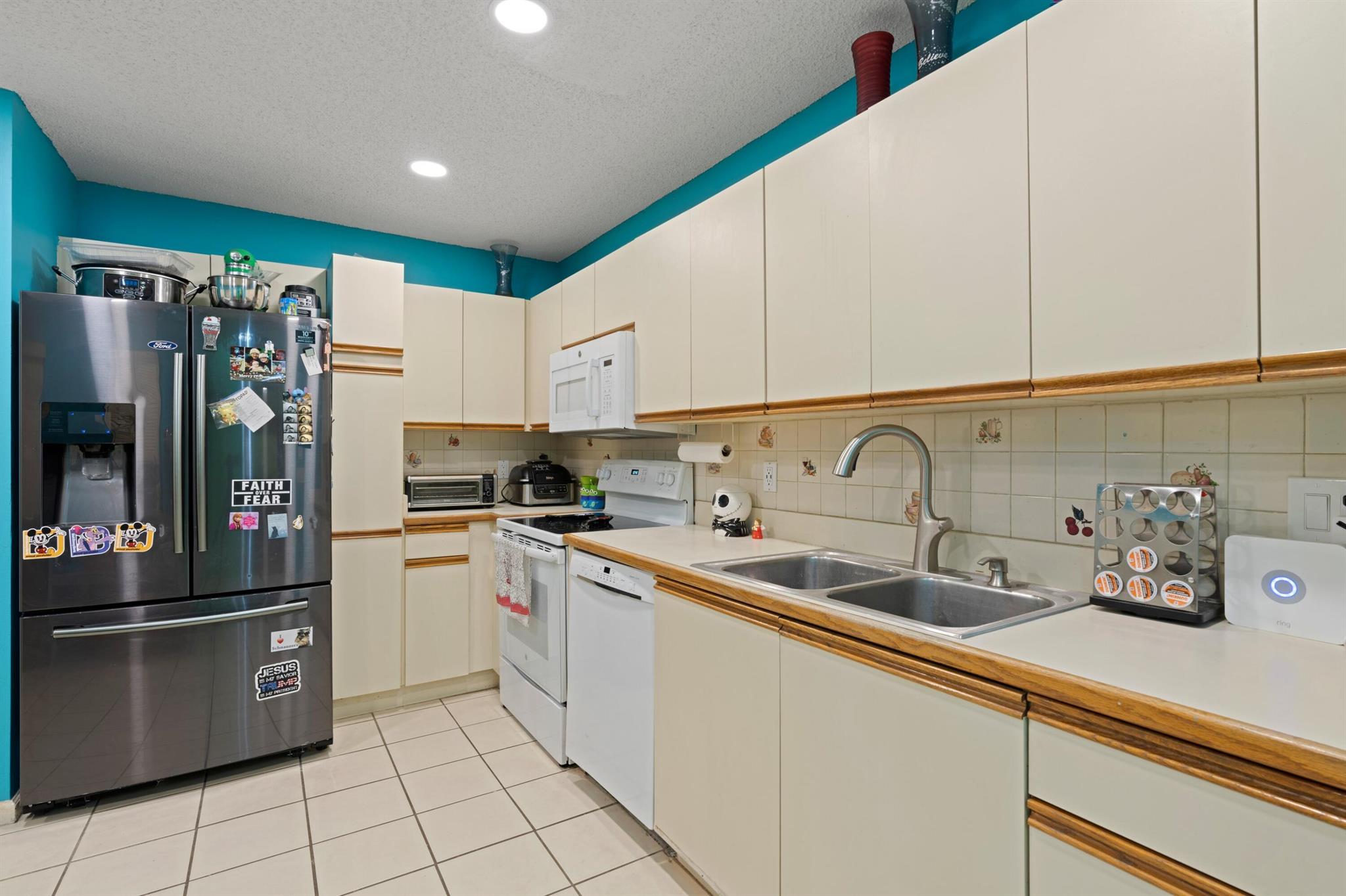 LANTERN WALK 2 - Residential