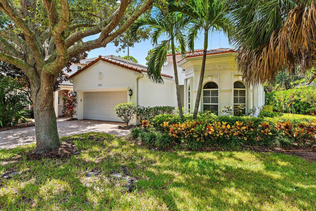 Photo of 1071 Vintner Boulevard, Palm Beach Gardens, FL 33410 (MLS # B26068329)