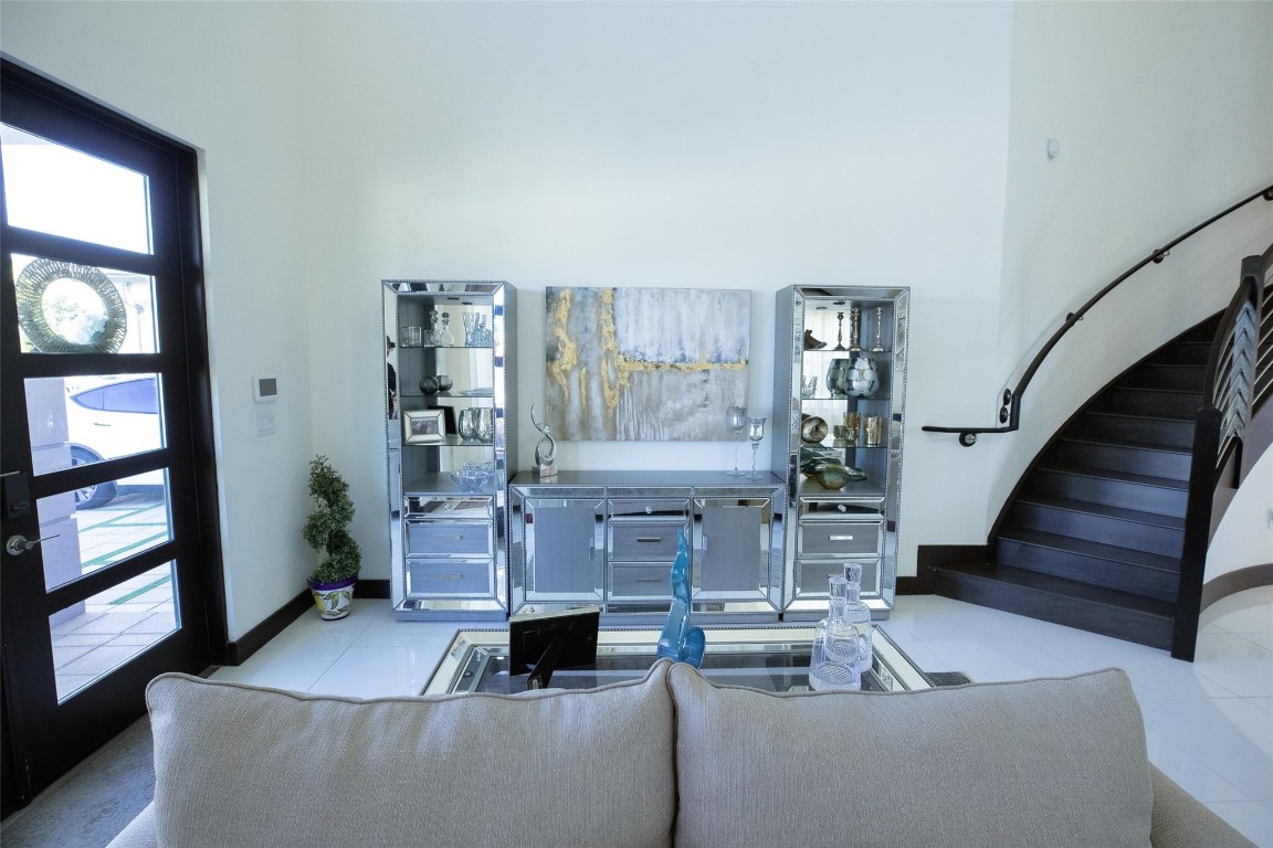 Dunnwoody Lake - Residential