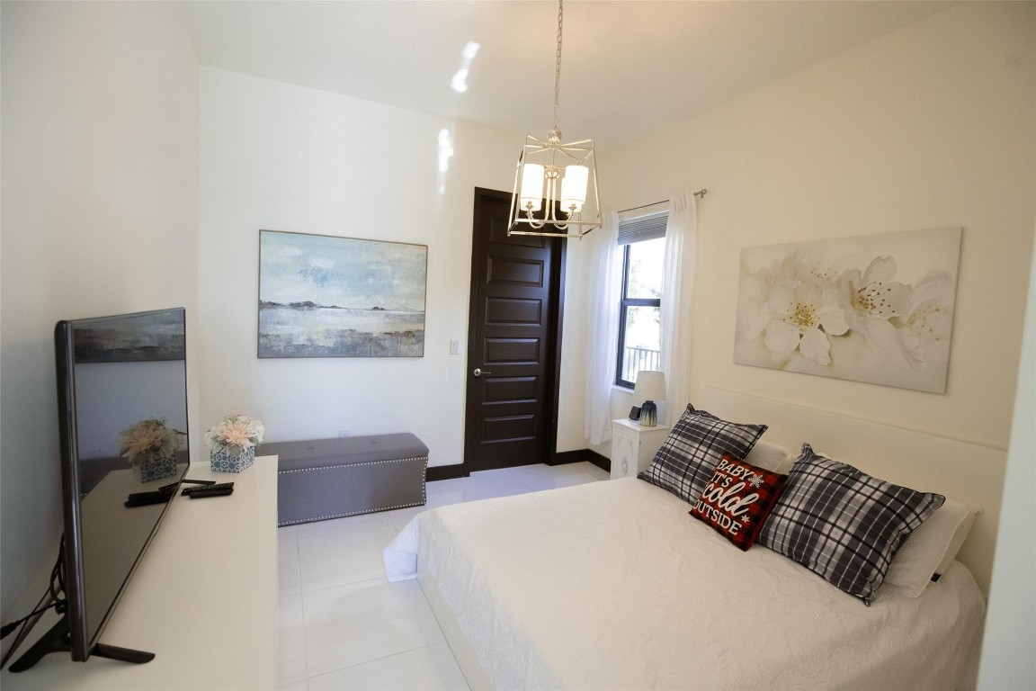 Dunnwoody Lake - Residential