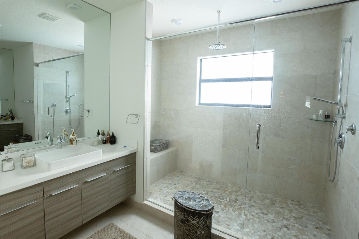 Dunnwoody Lake - Residential