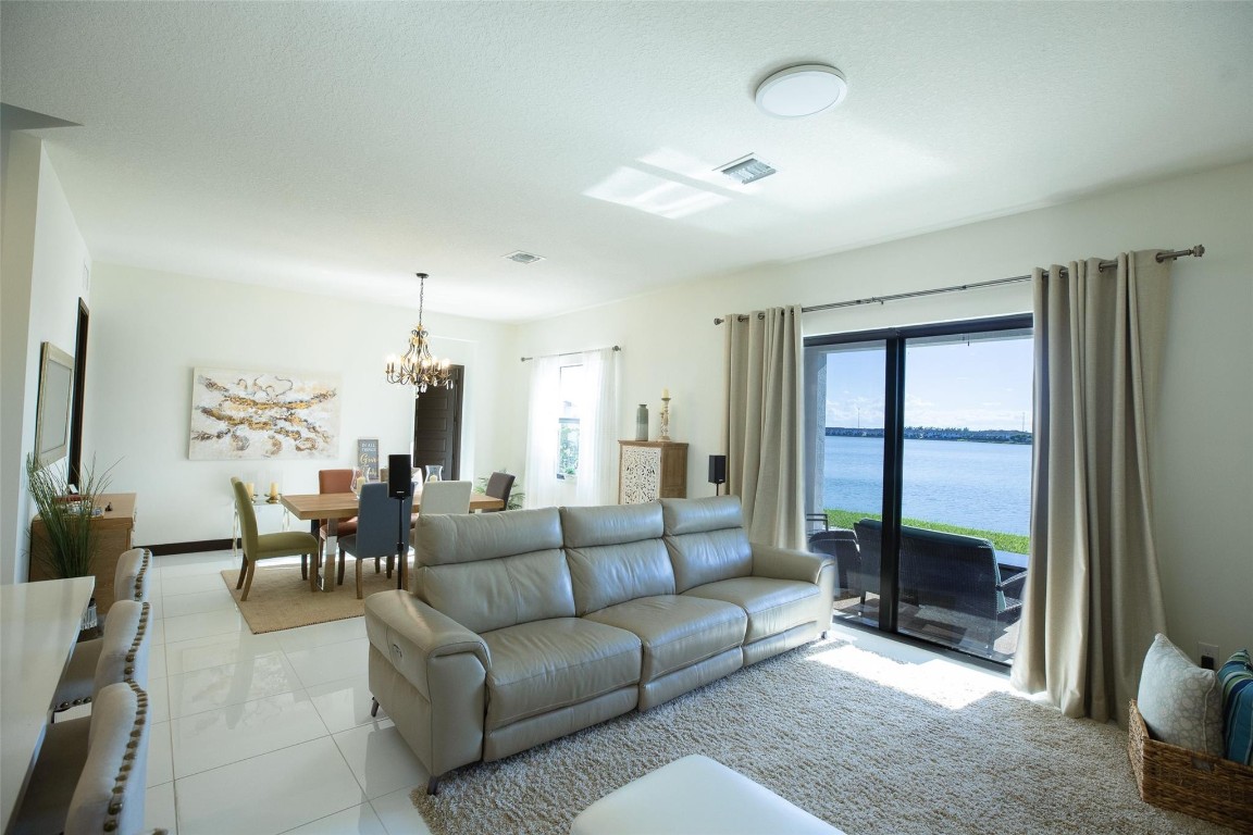 Dunnwoody Lake - Residential