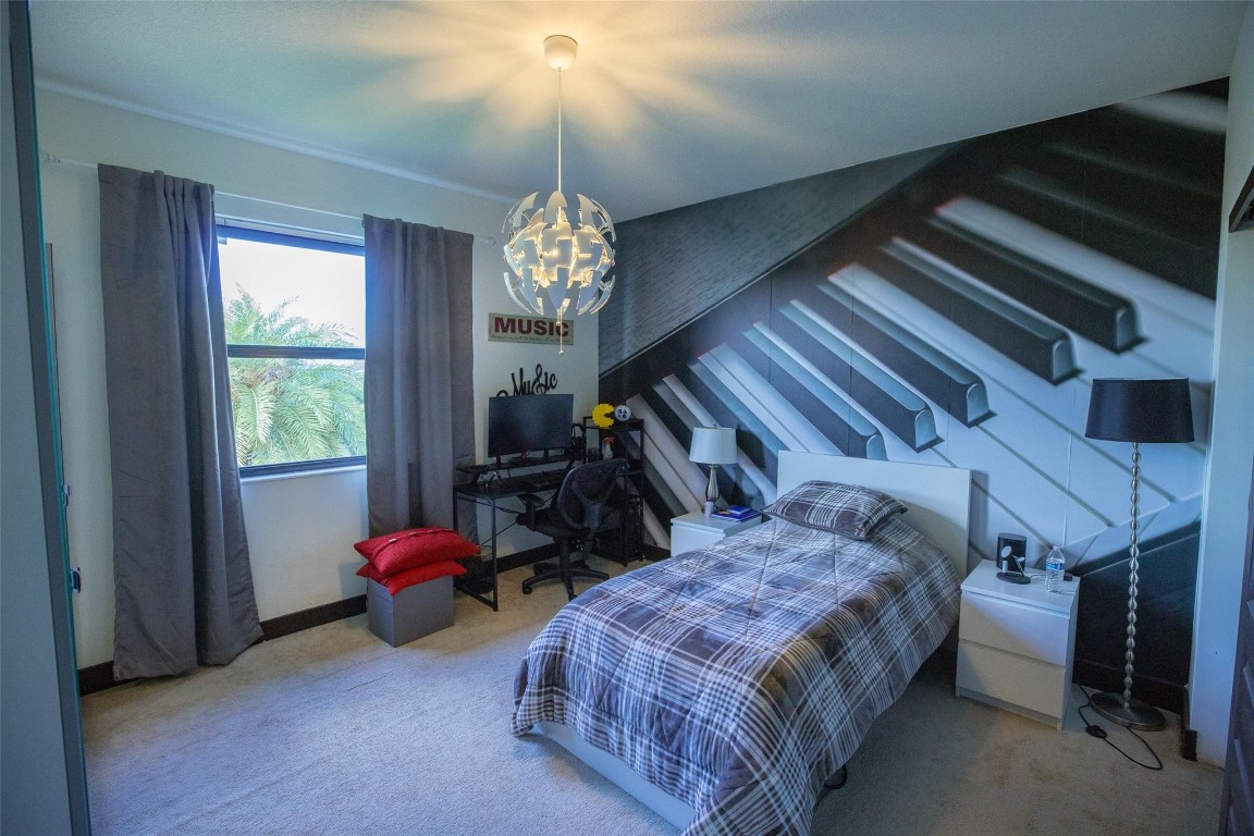 Dunnwoody Lake - Residential