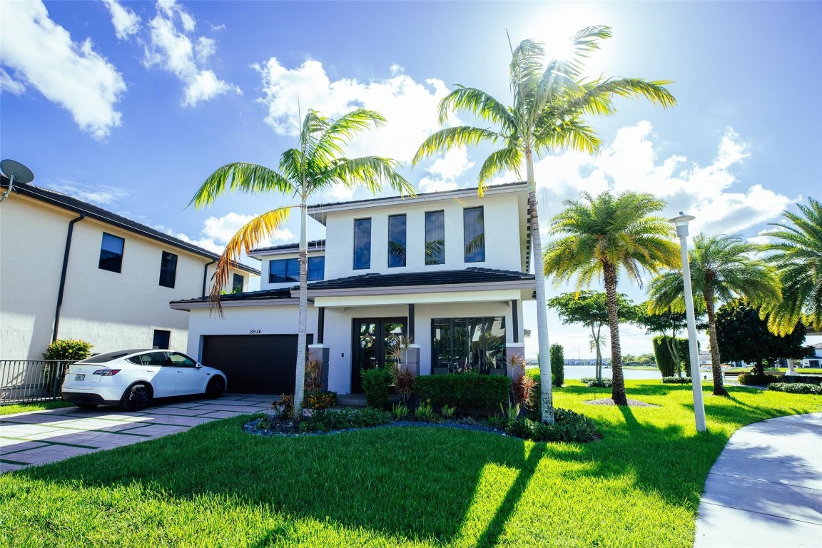 Dunnwoody Lake - Residential