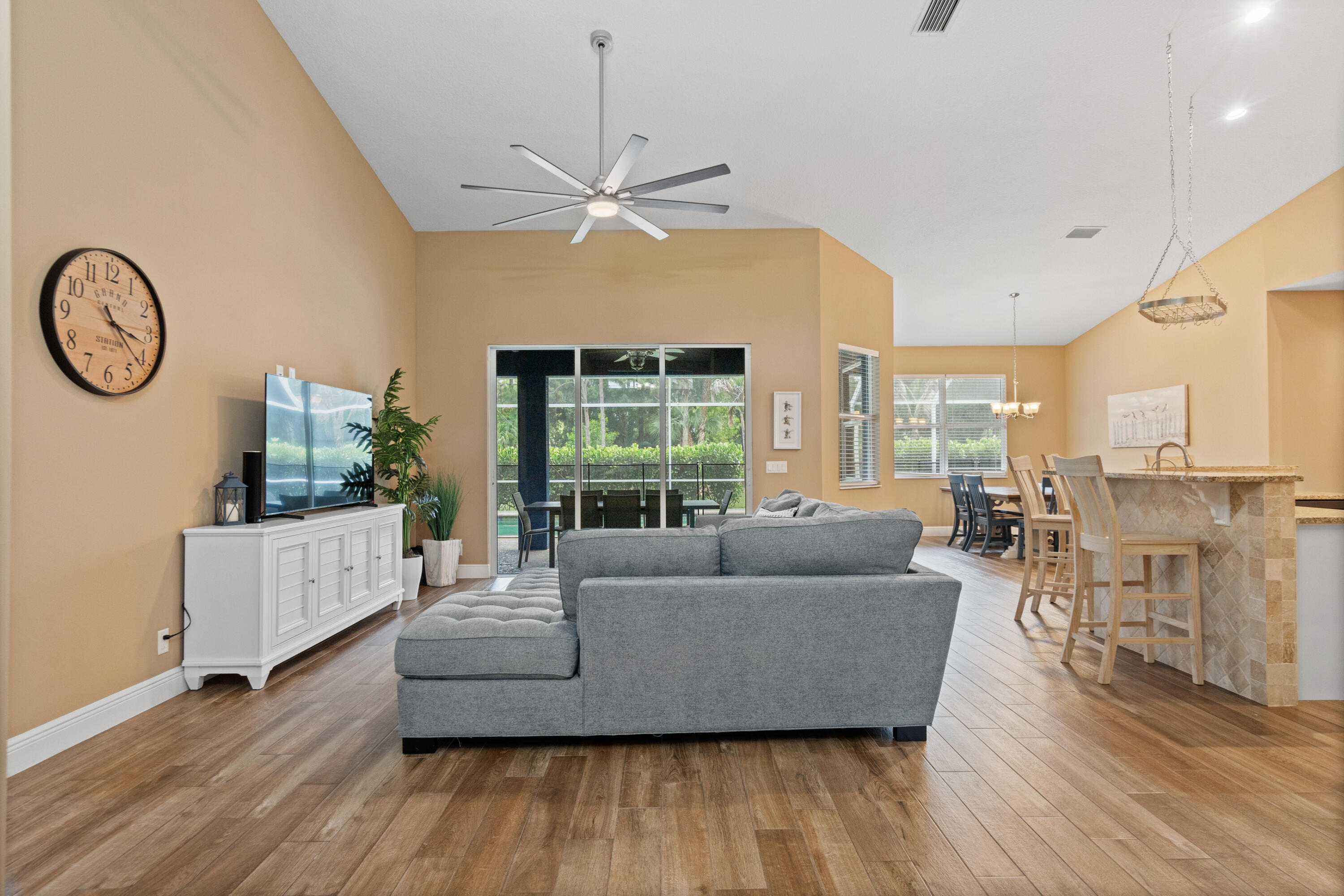 11354 Sandy Run