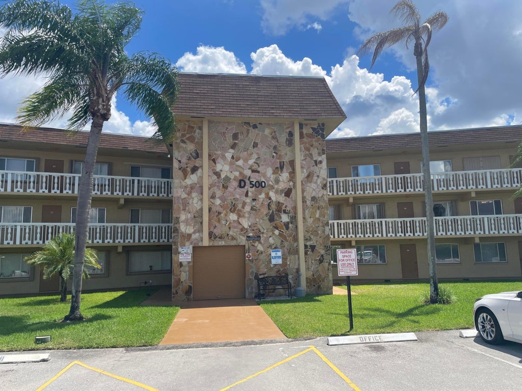 Photo of 500 W Village Green Cir Circle W #212, Palm Springs, FL 33461 (MLS # B26037912)