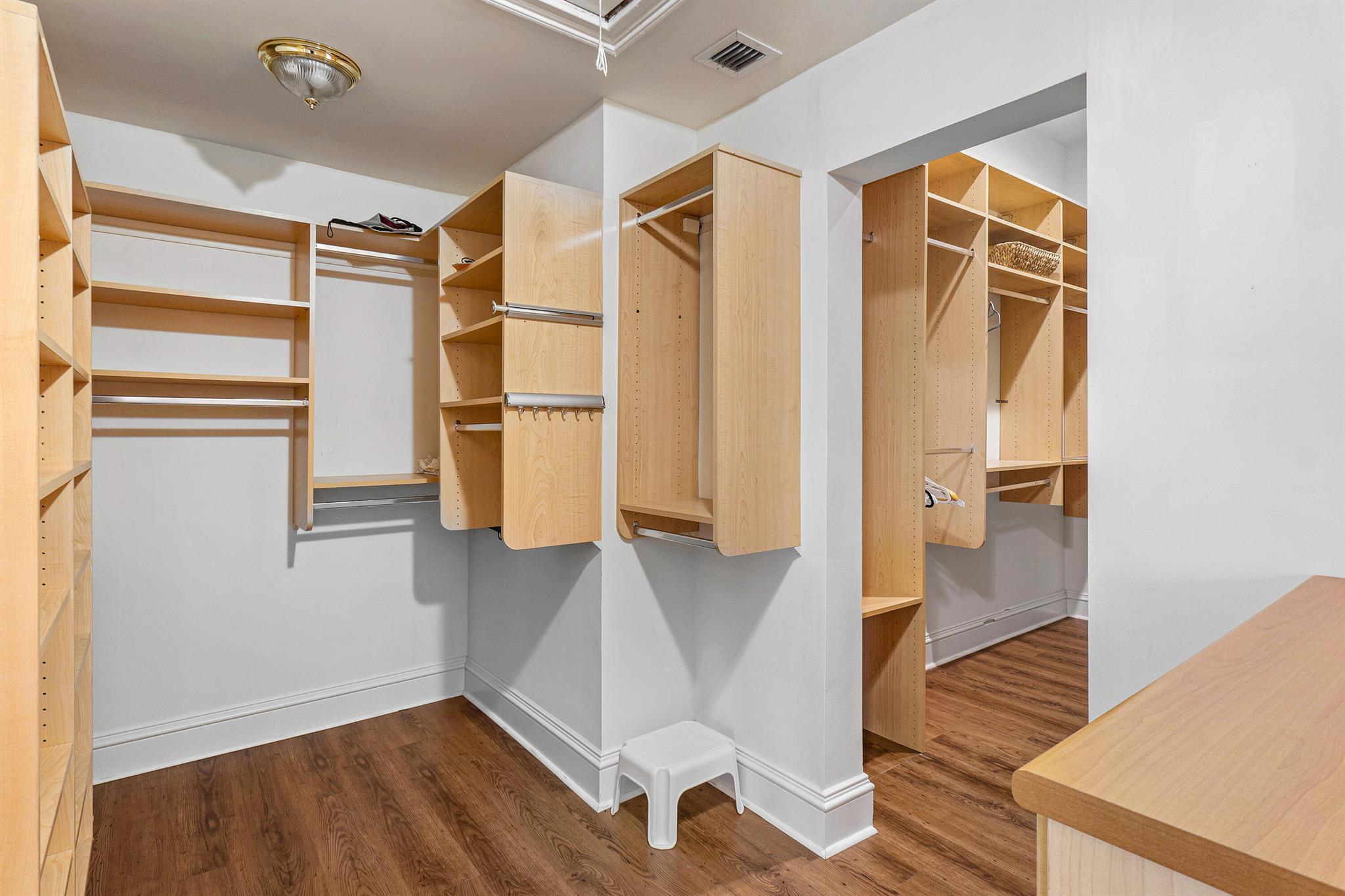 VENETIAN ISLES 1ST SEC - Residential